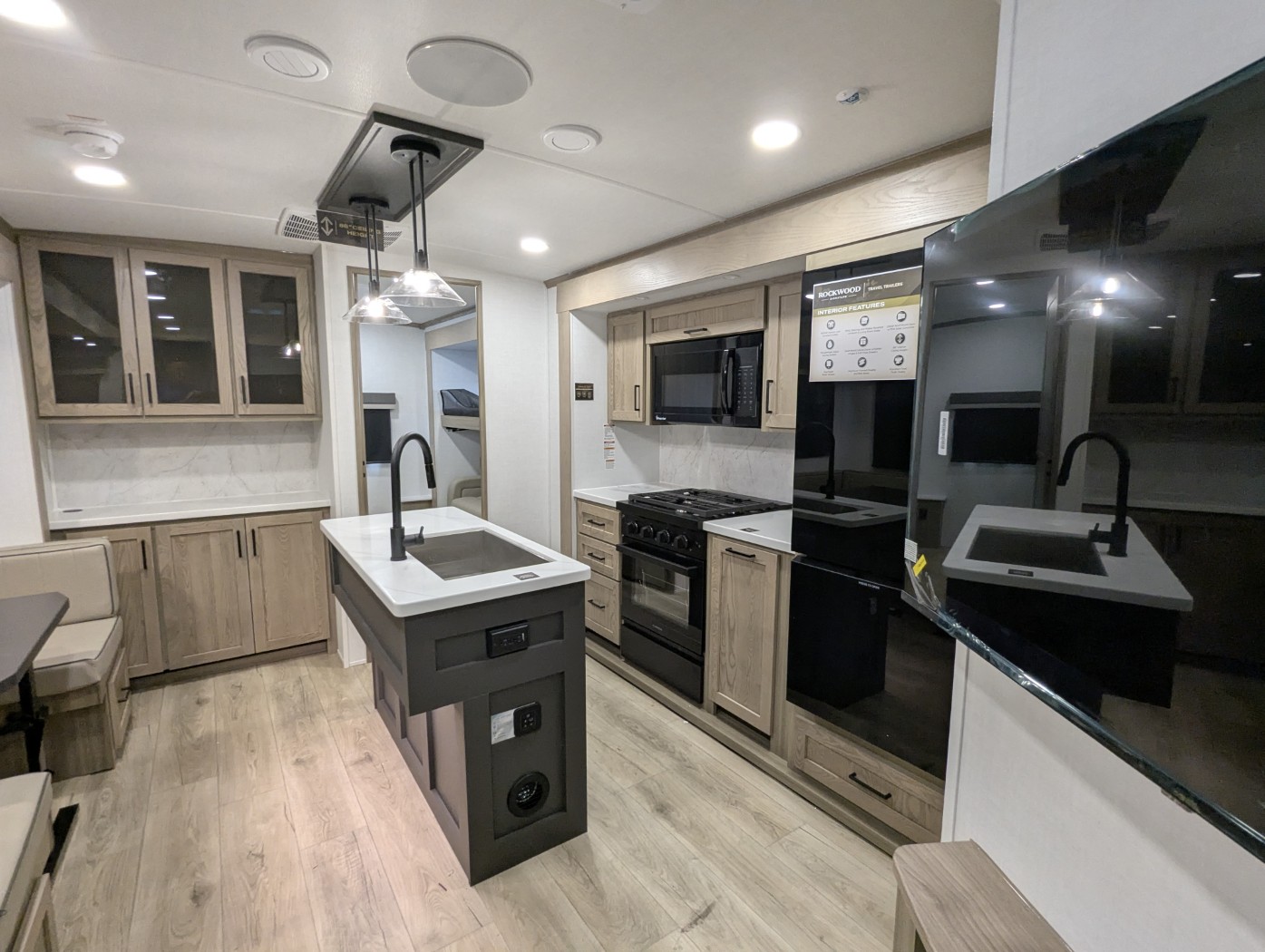 2026 Forest River Rockwood Signature 8336BH - Image 14
