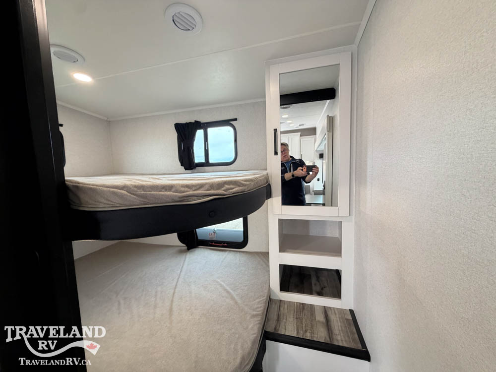 2027 Highland Ridge Roamer Light Duty 28DBSS - Image 12