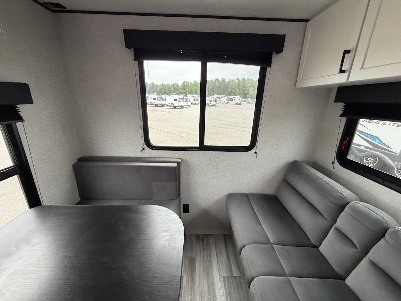 2025 Jayco Jay Flight SLX 210QB - Image 25