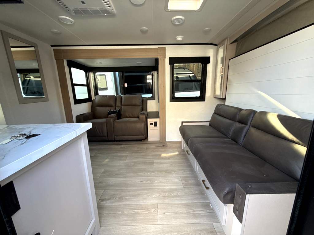 2027 JAYCO JAY FEATHER 19MRK - Image 9