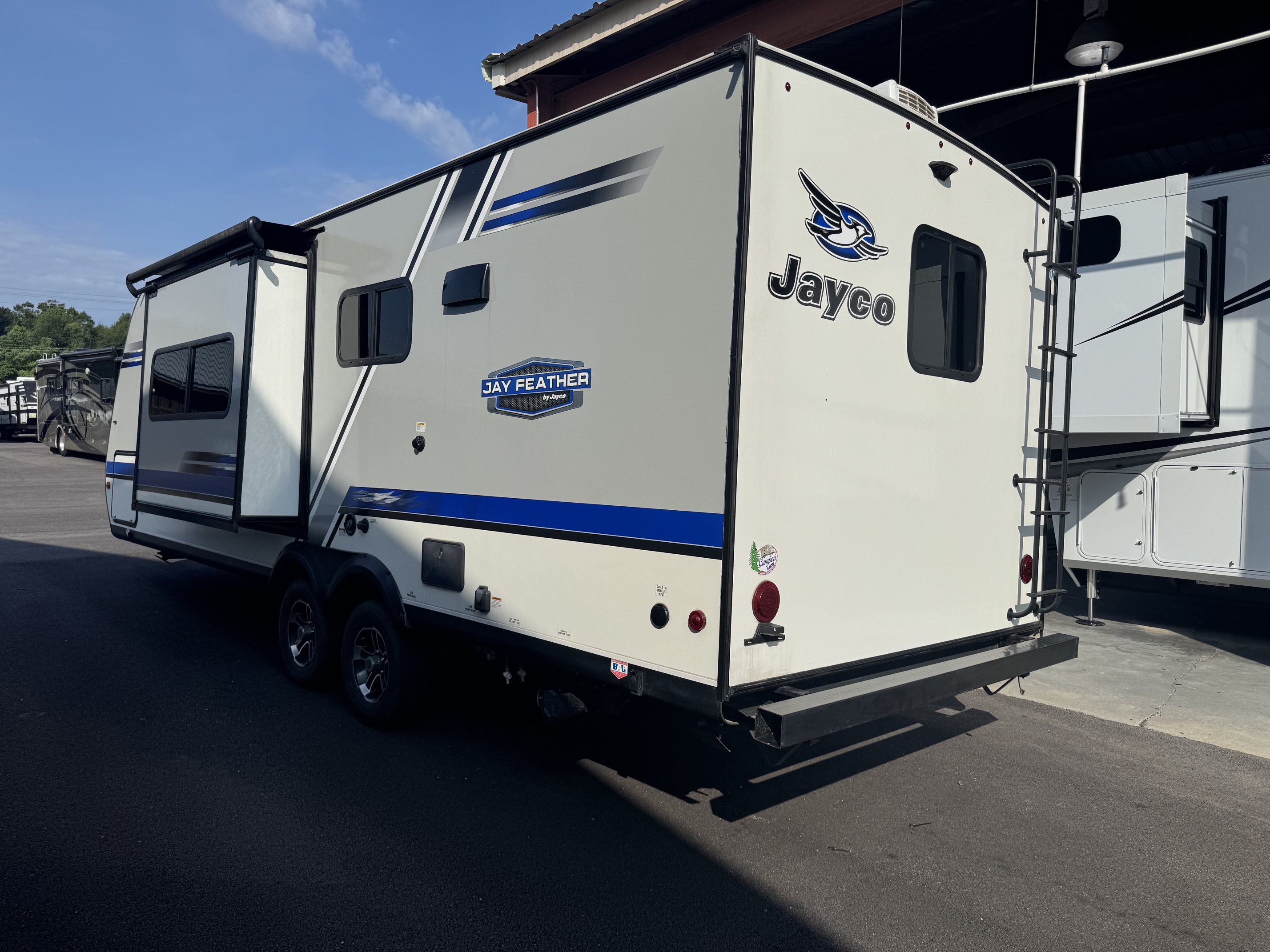 2019 JAYCO JAY FEATHER 23RB - Image 3