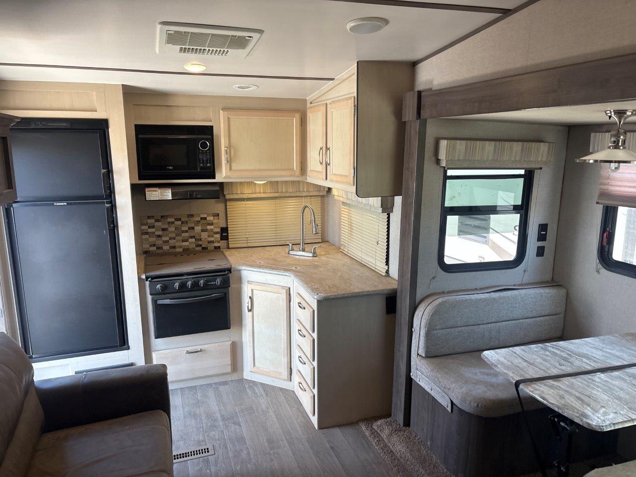 2019 Winnebago Minnie Plus 25RKS - Image 18