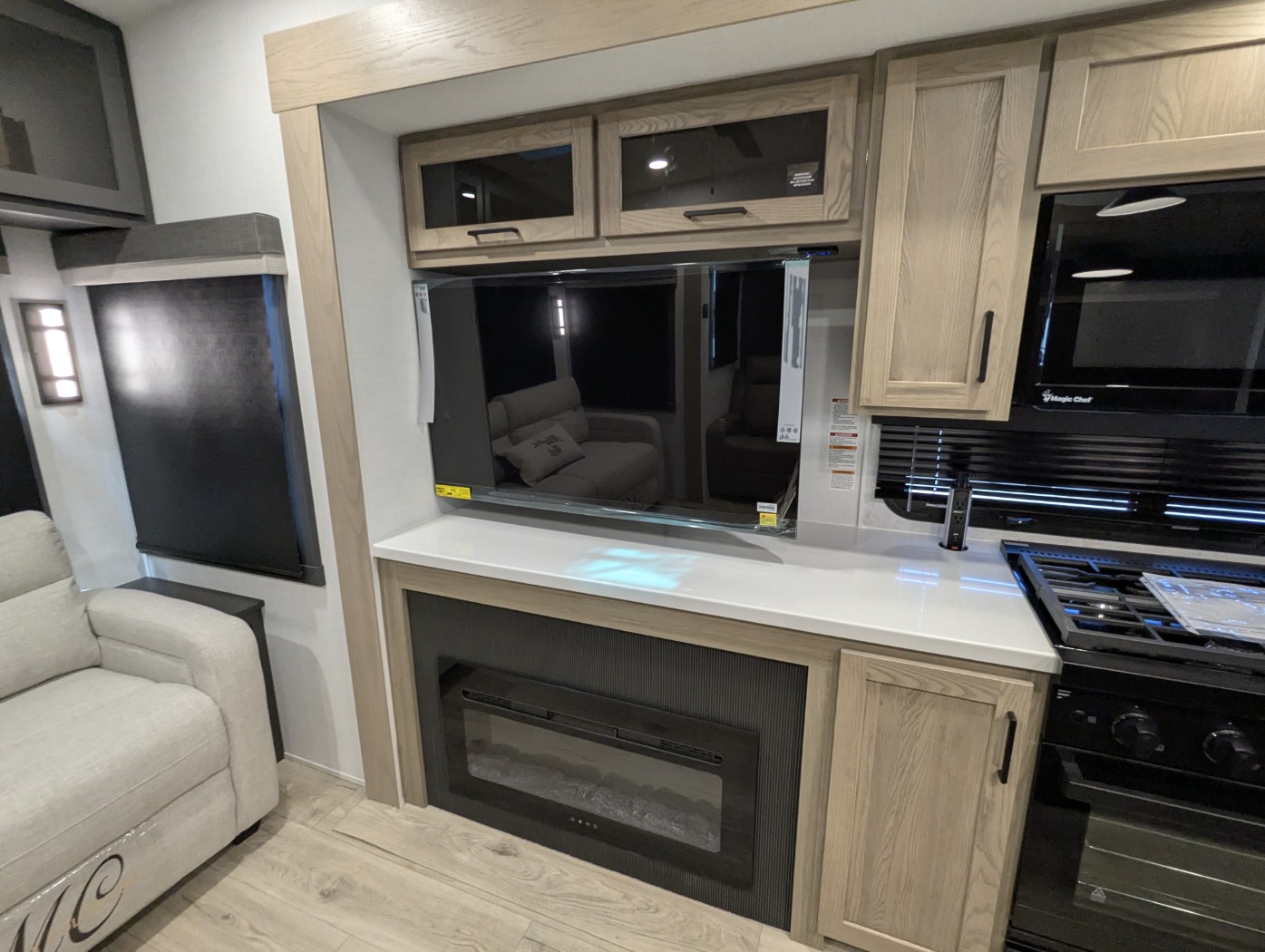 2026 Forest River Rockwood Signature R361RLS - Image 27