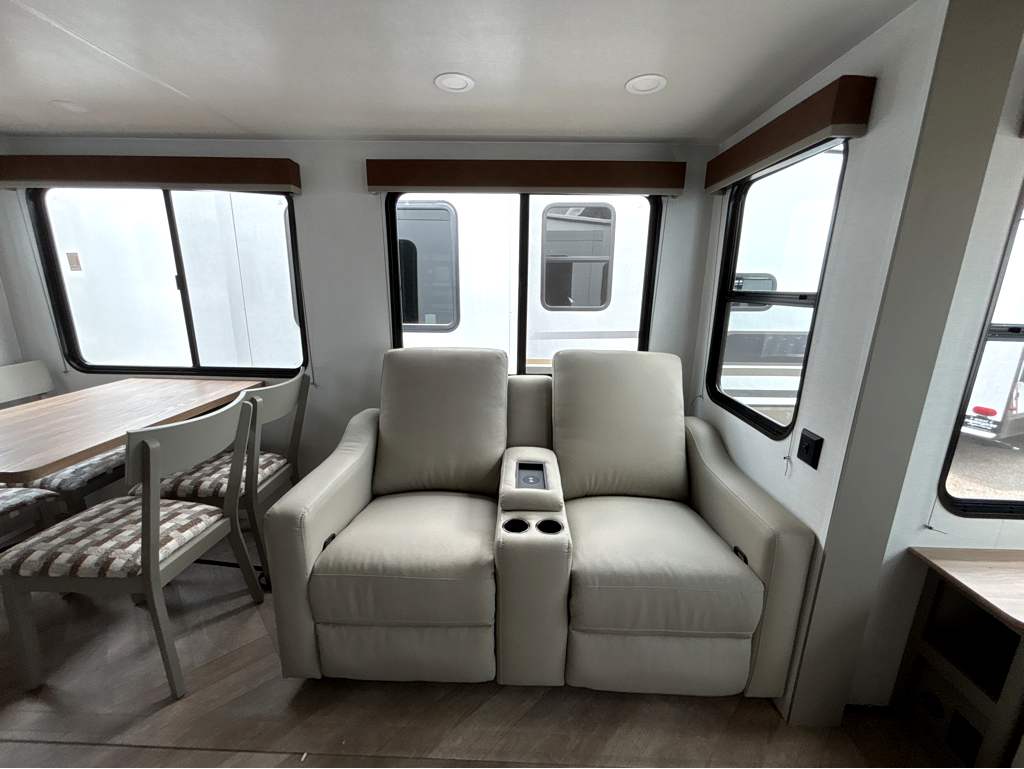 2026 Keystone SPRINTER 3590LFT - Image 9