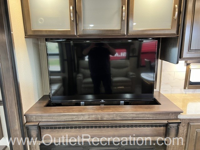 2019 Grand Design Solitude 385GK - Image 17