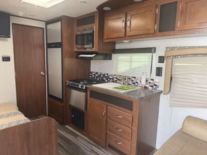 2017 Jayco Jay Flight 23RB - Image 3