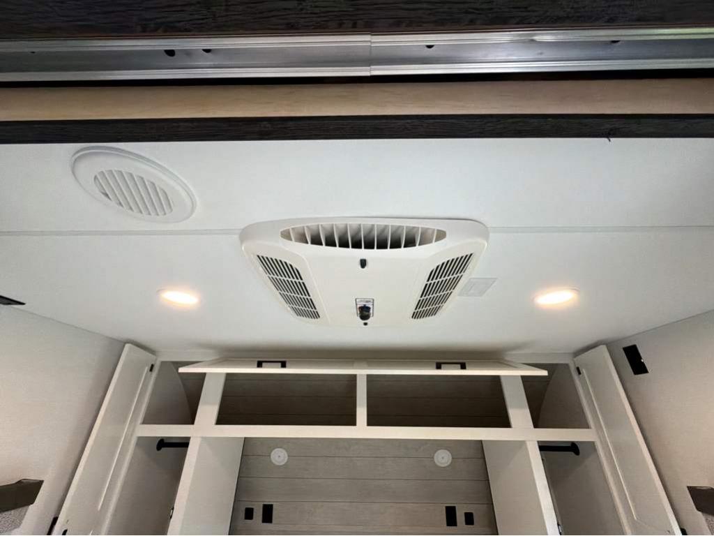 2026 VENTURE RV SIENNA 281VQB - Image 35