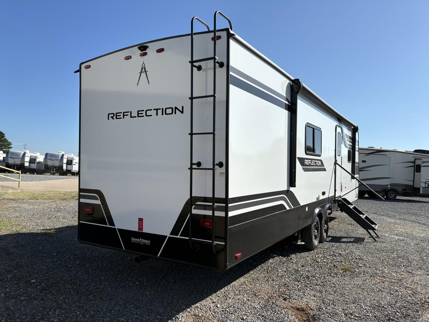 2026 Grand Design Reflection Travel Trailer 322FKTS - Image 8