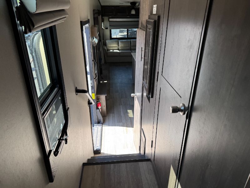 2020 Forest River Cardinal Luxury 345RLX - Image 23
