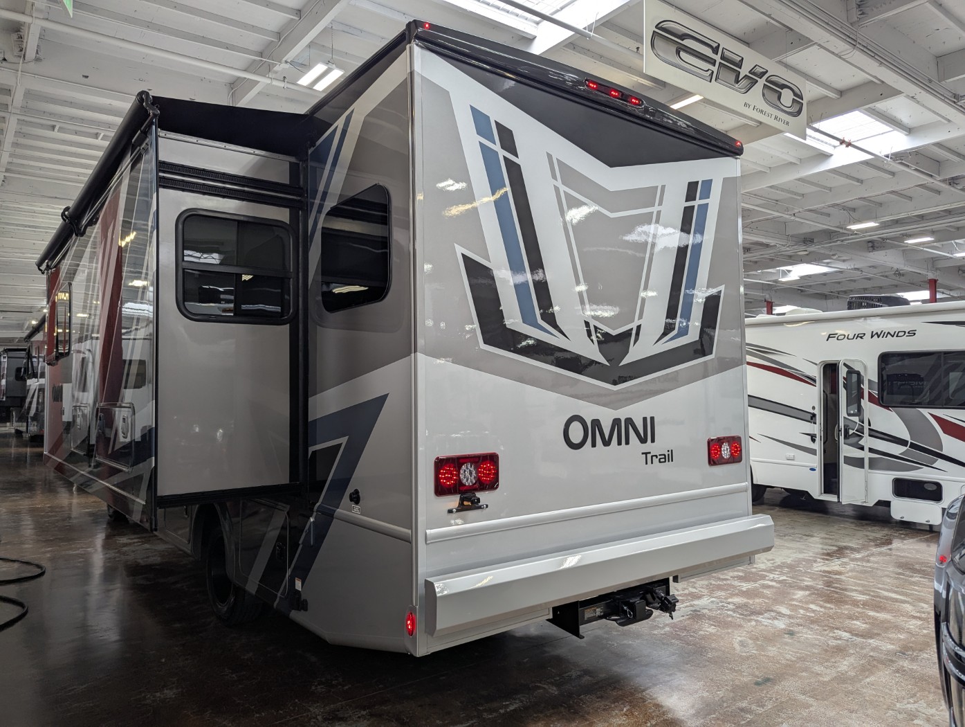 2026 Thor Motor Coach Omni Trail S29 - Image 5