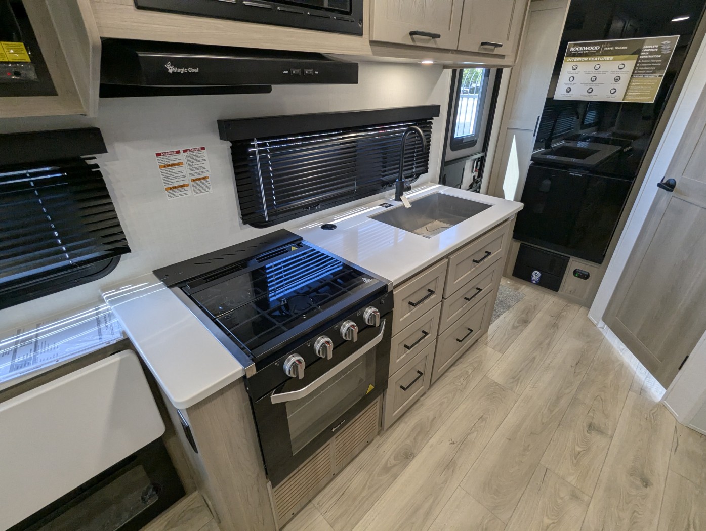 2026 Forest River Rockwood Mini Lite 2205S - Image 18