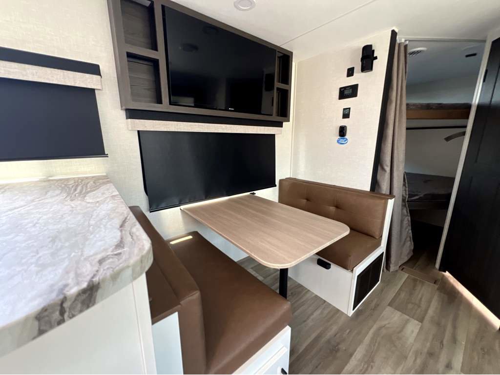 2026 VENTURE RV STRATUS 302VBH - Image 8