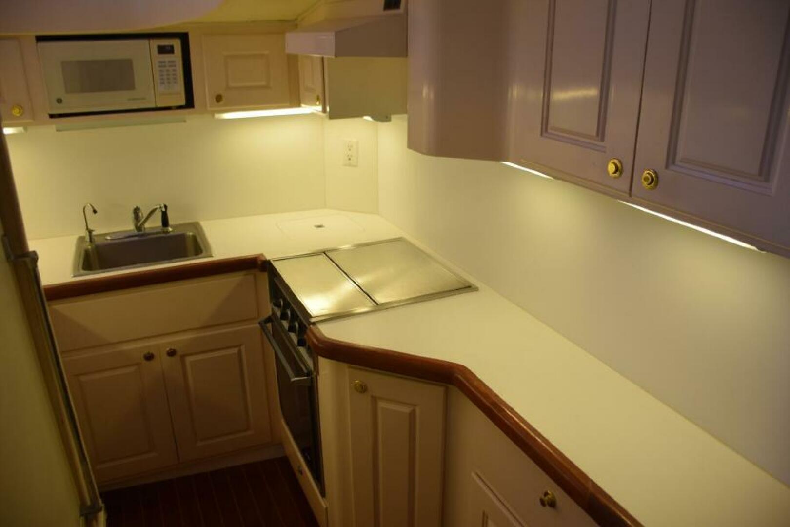 1990 Sunny Briggs Flybridge Sportfish - Image 12