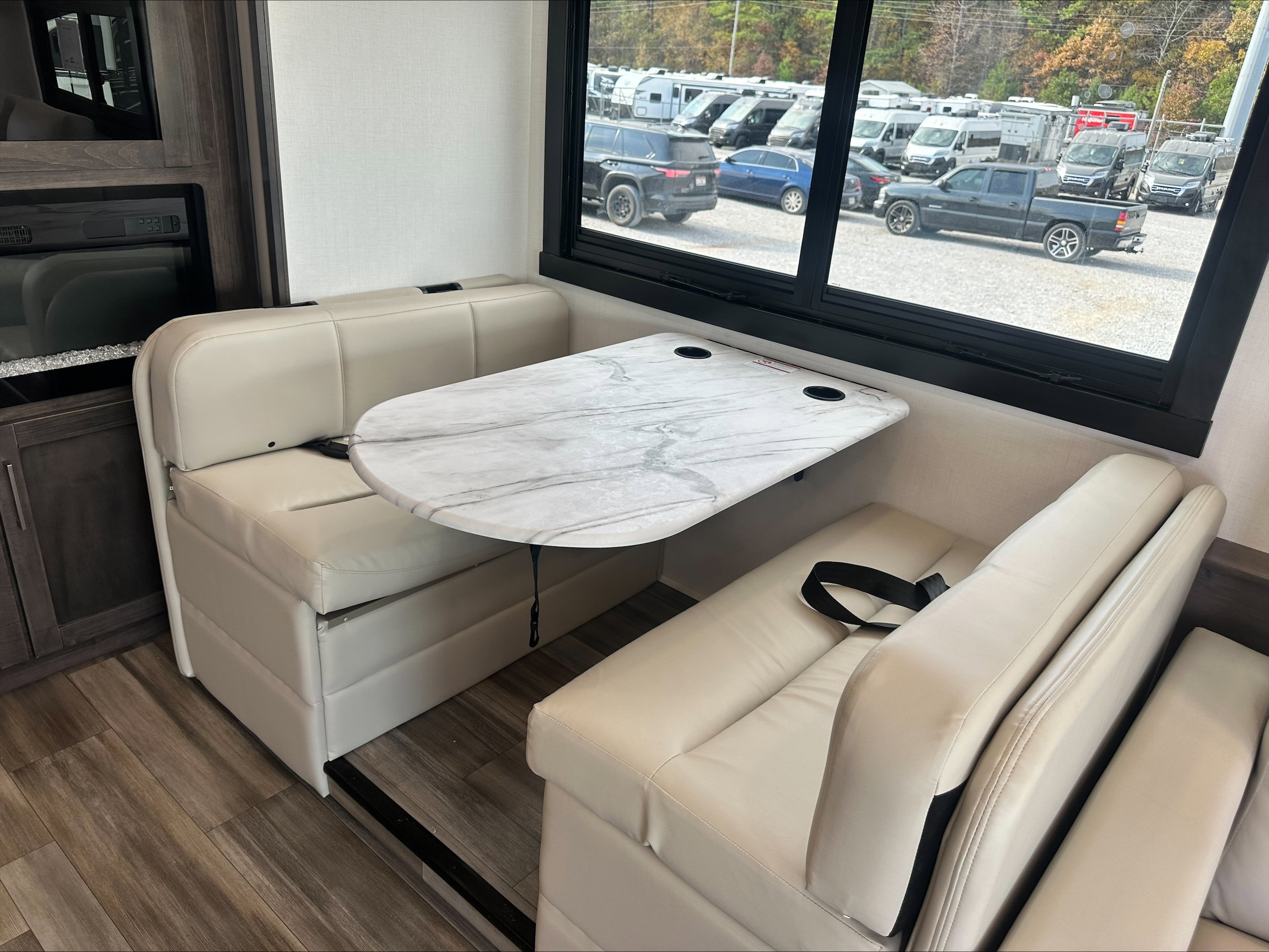 2026 JAYCO PRECEPT 34G - Image 14