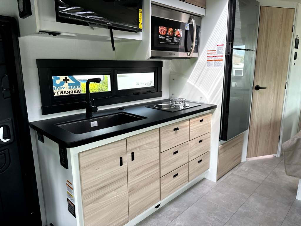 2027 JAYCO MELBOURNE PRESTIGE 25LP - Image 9