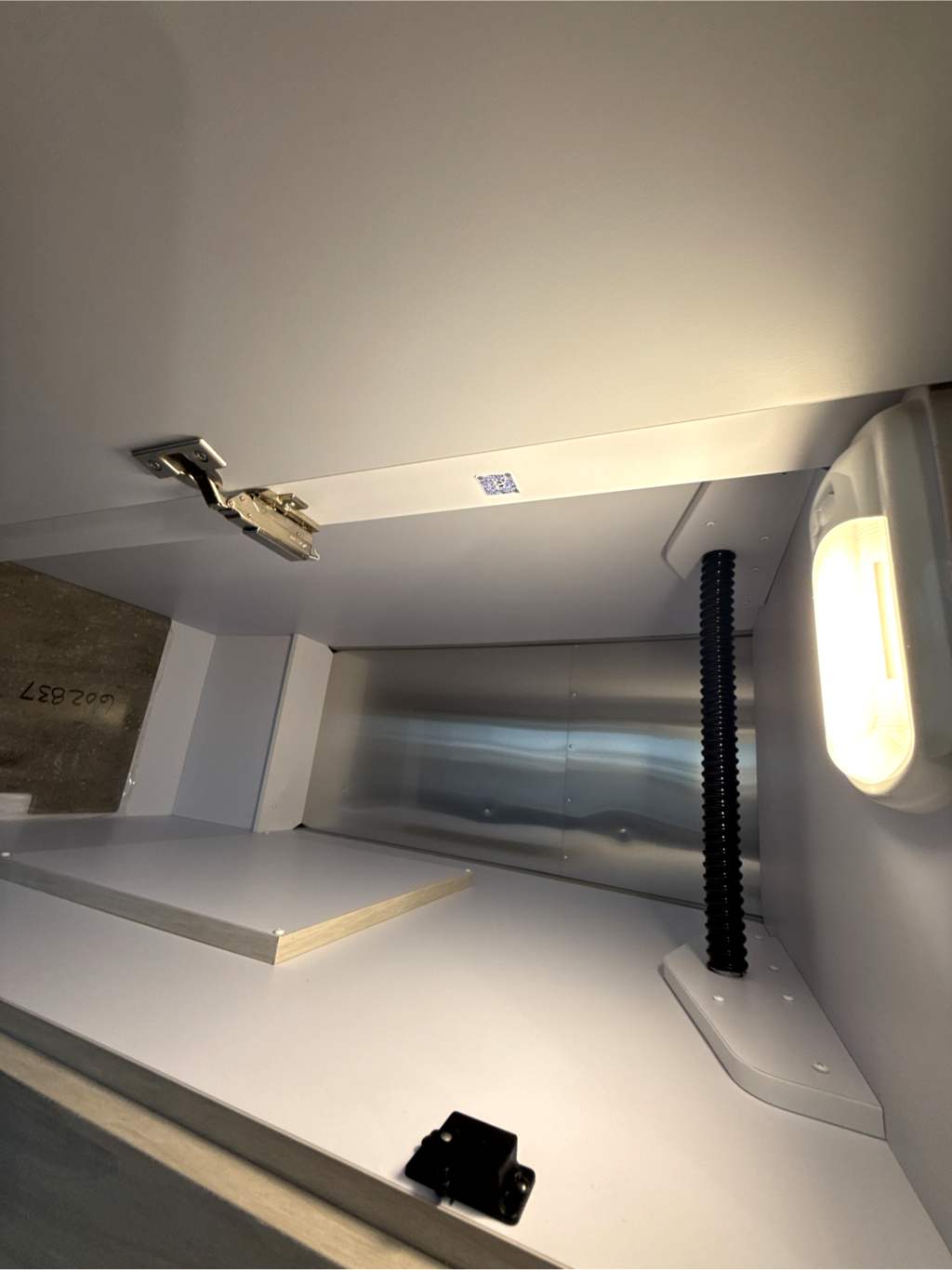 2027 Airstream International 25FB - Image 22