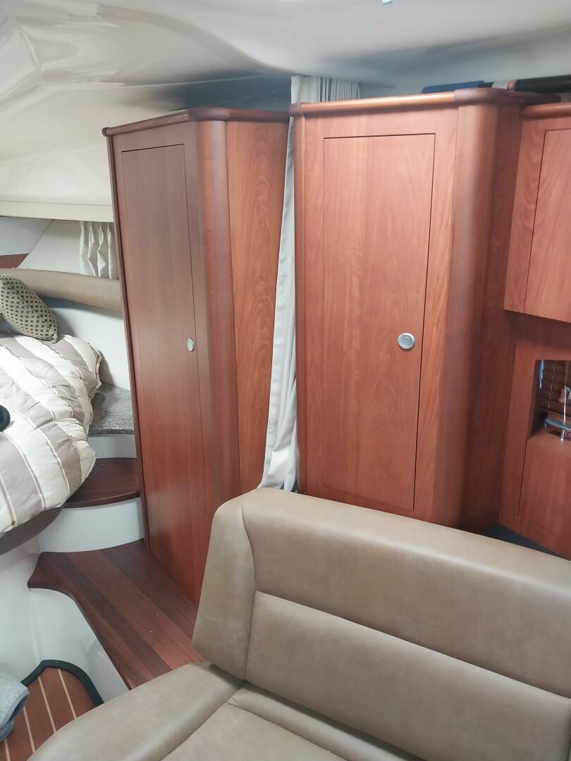2011 Monterey 340 Sport Yacht - Image 13