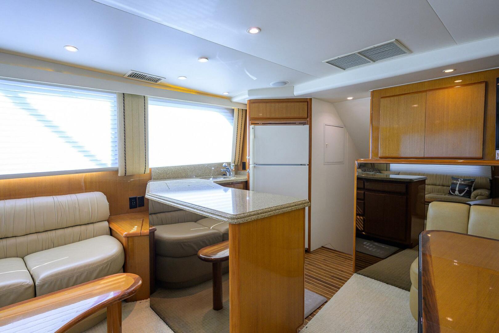 2000 Viking 50 Convertible - Image 11