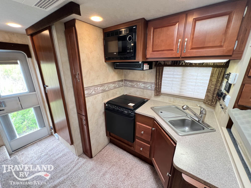 2012 NORTHWOOD ARCTIC FOX 811 - Image 17