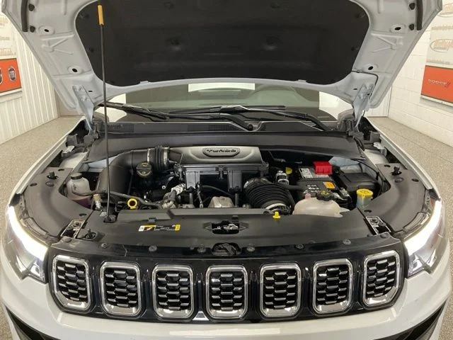 2025 Jeep Compass Limited 4x4 - Image 10