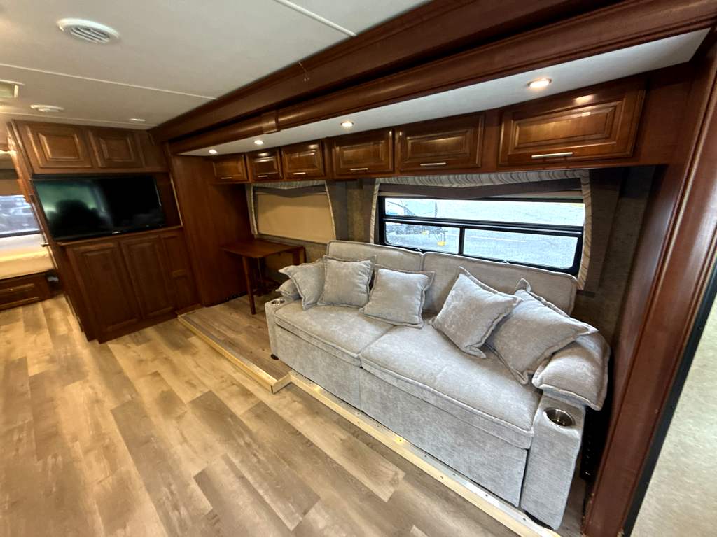 2016 FOREST RIVER GEORGETOWN 328TS - Image 11
