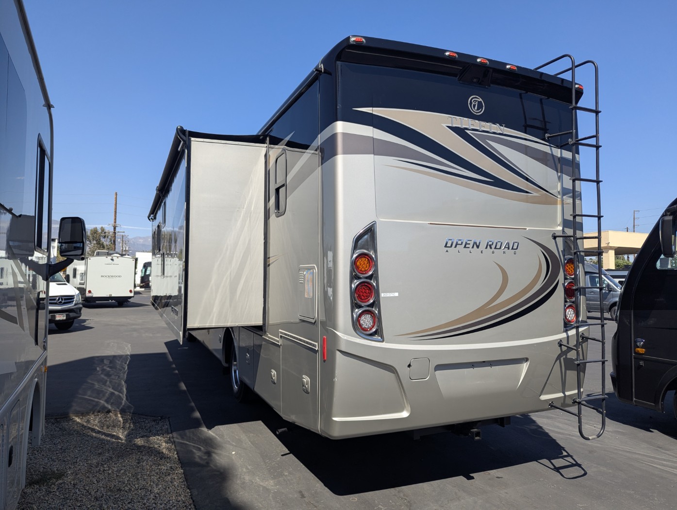 2019 Tiffin Open Road Allegro 36 UA - Image 5