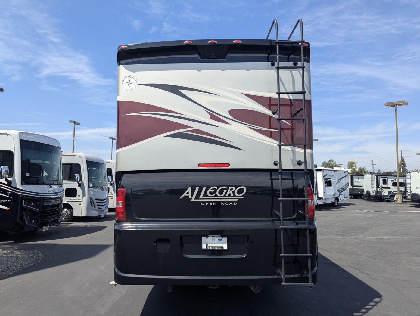 2014 Tiffin Allegro 36 LA - Image 5