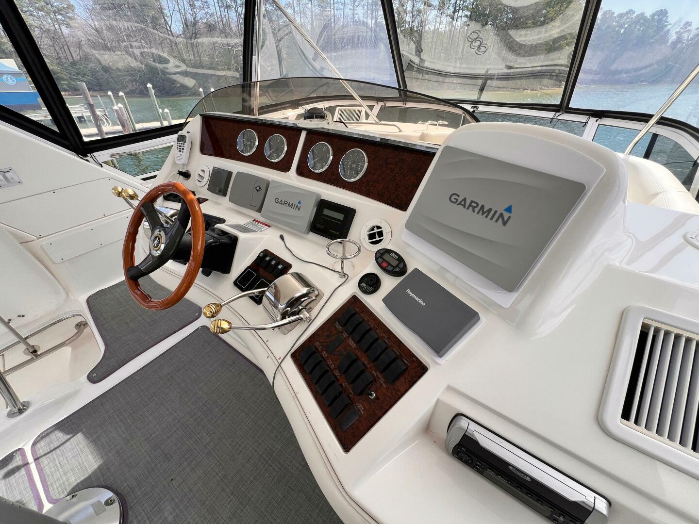 2004 Sea Ray 480 Sedan Bridge - Image 36