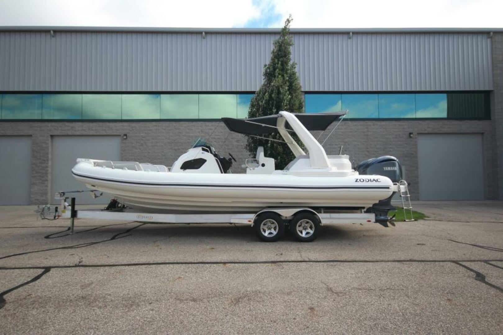 2024 Zodiac Medline 9 NEO - Image 2