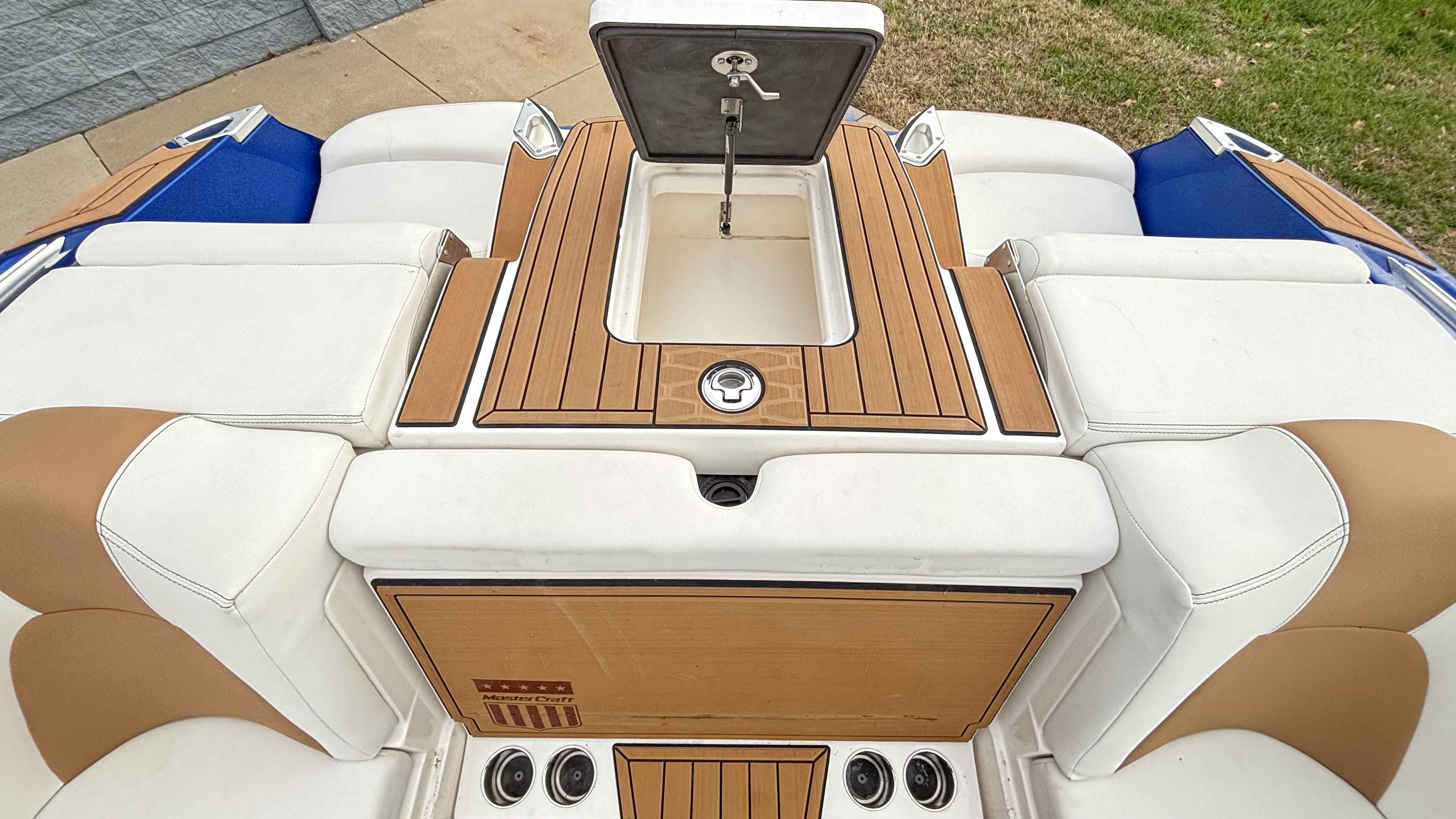 2022 MasterCraft X26 - Image 57