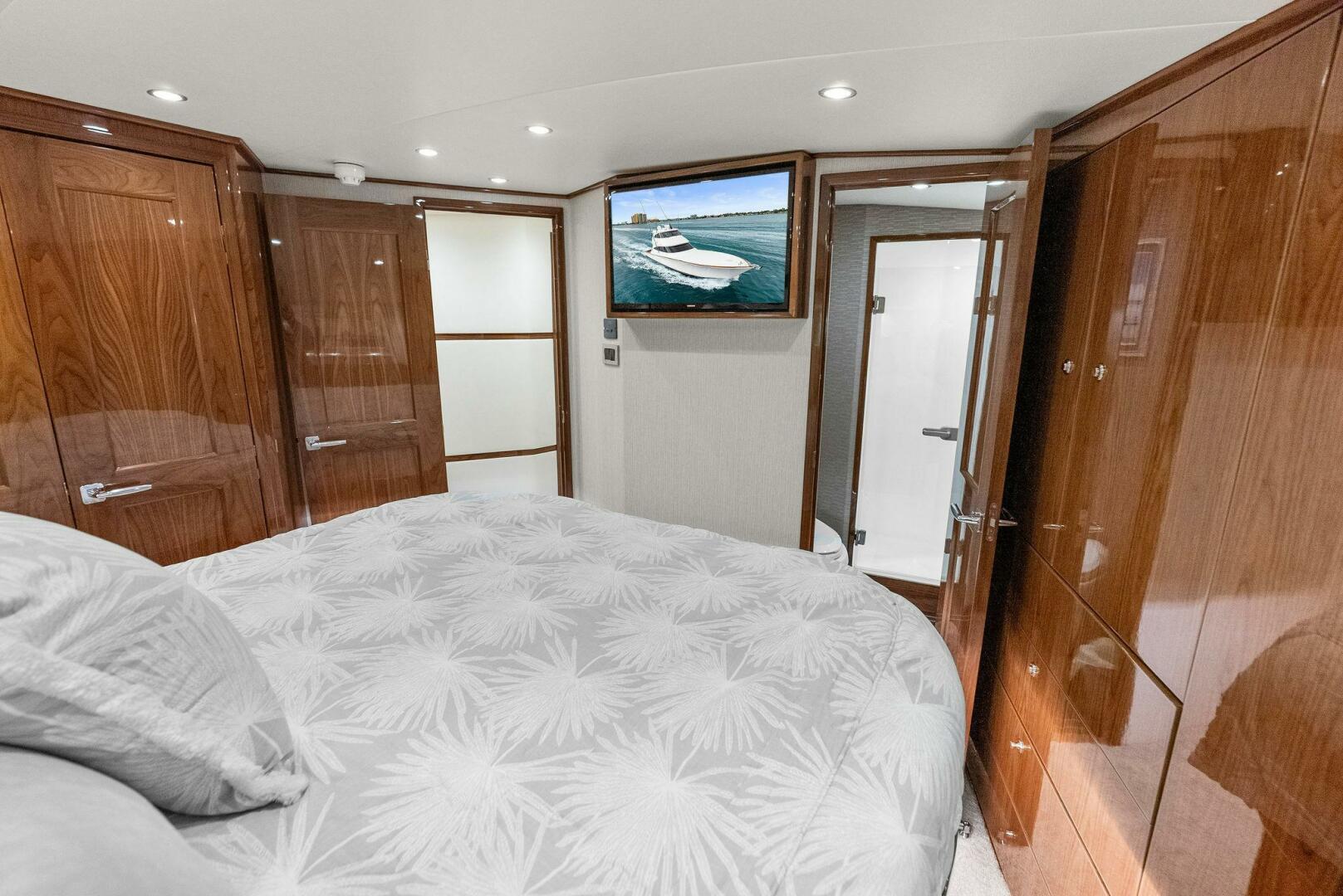2022 Viking 68 Enclosed Bridge - Image 31