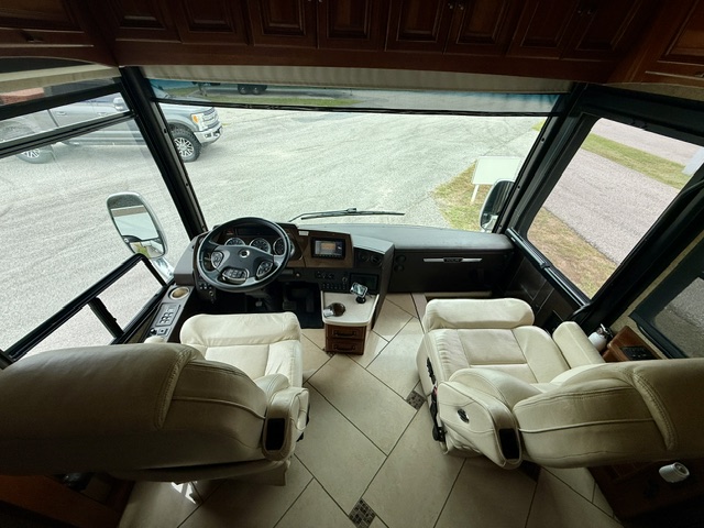 2013 WINNEBAGO TOUR 42QD - Image 7