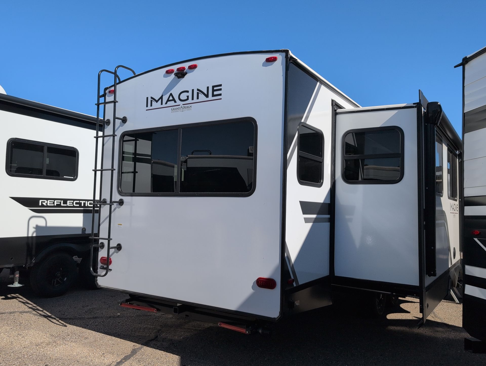 2027 Grand Design Imagine 2970RL - Image 6