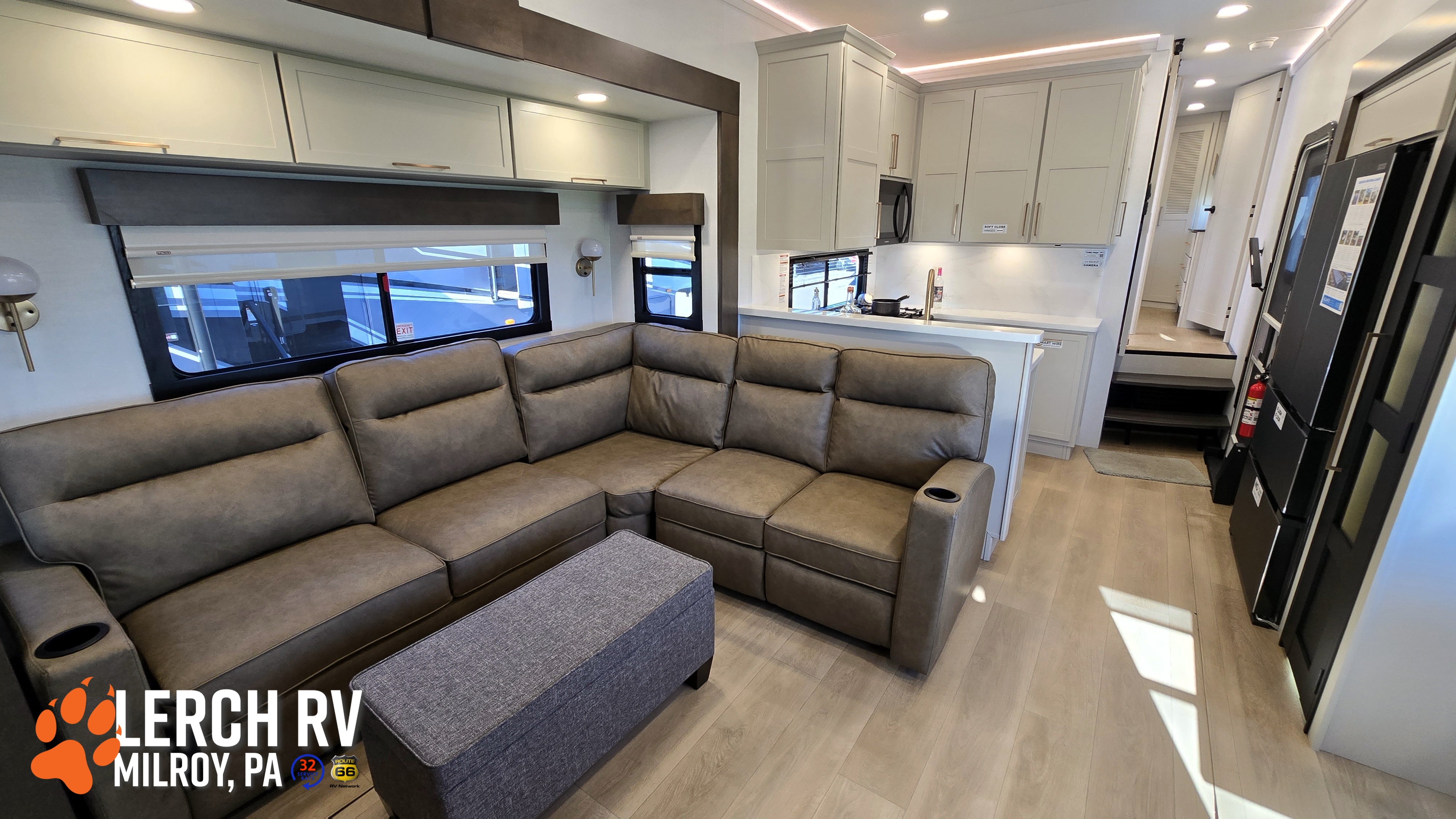 2027 Alliance RV Paradigm 395DS - Image 19