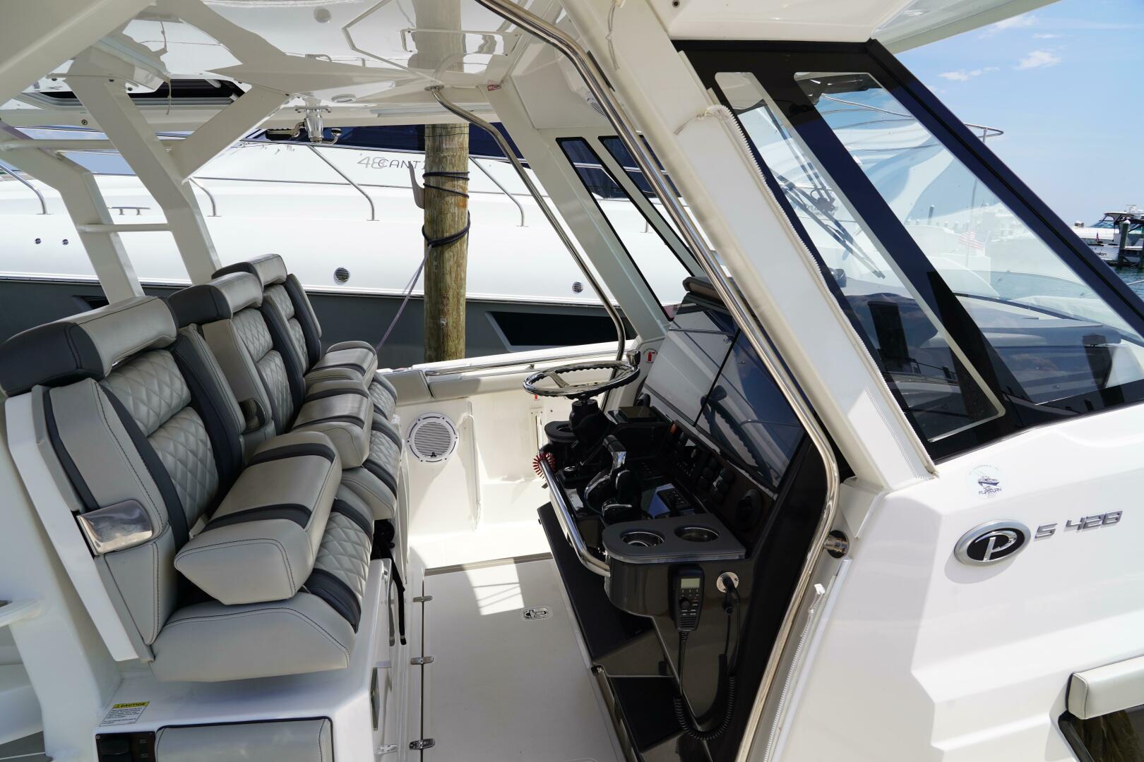2022 PURSUIT S 428 Sport Base - Image 18