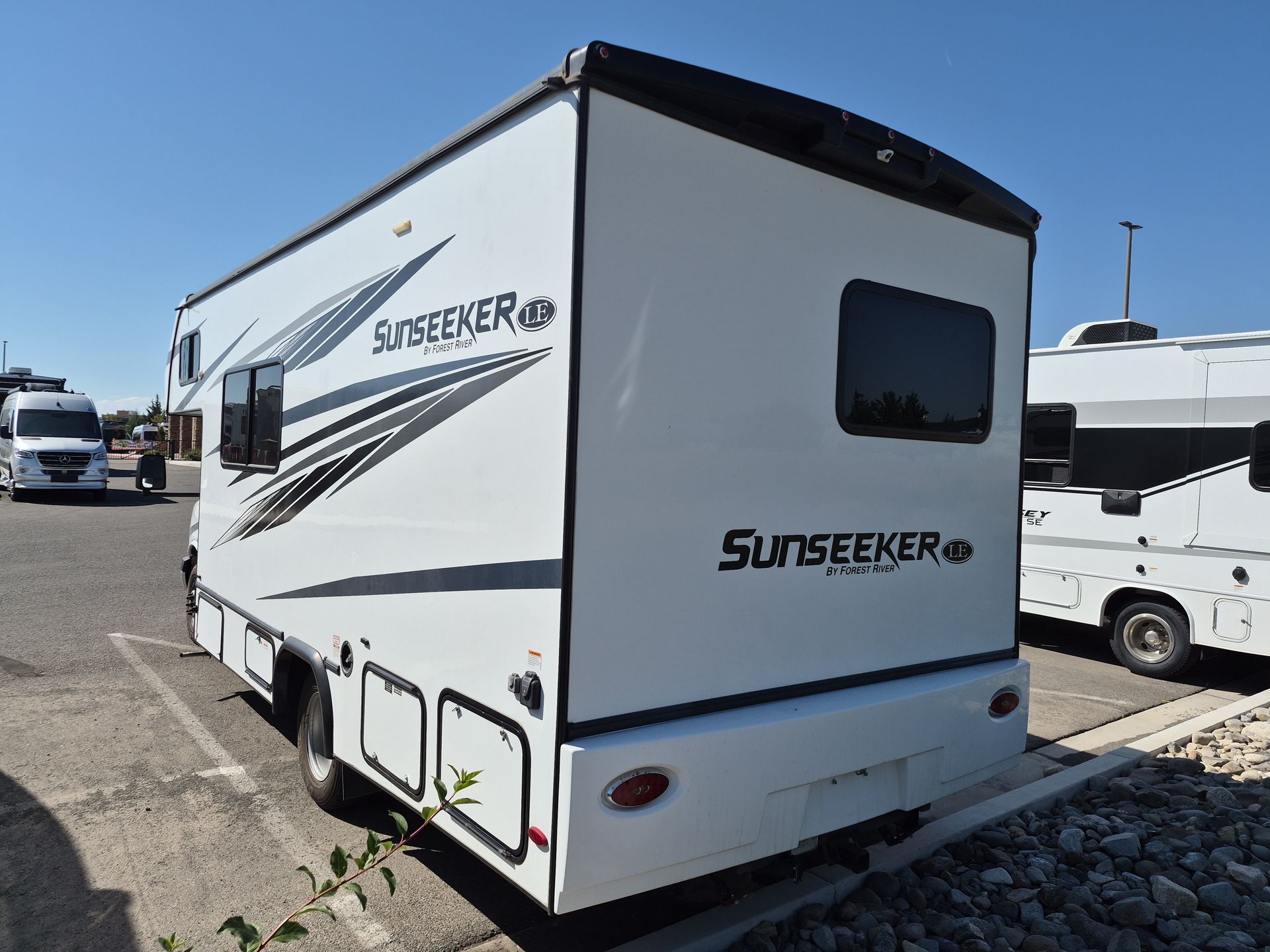 2023 Forest River Sunseeker LE 2350LE - Image 10