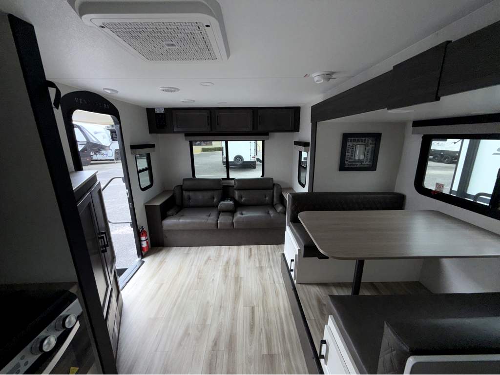 2026 VENTURE RV SPORTTREK STINGER 232VRL - Image 11