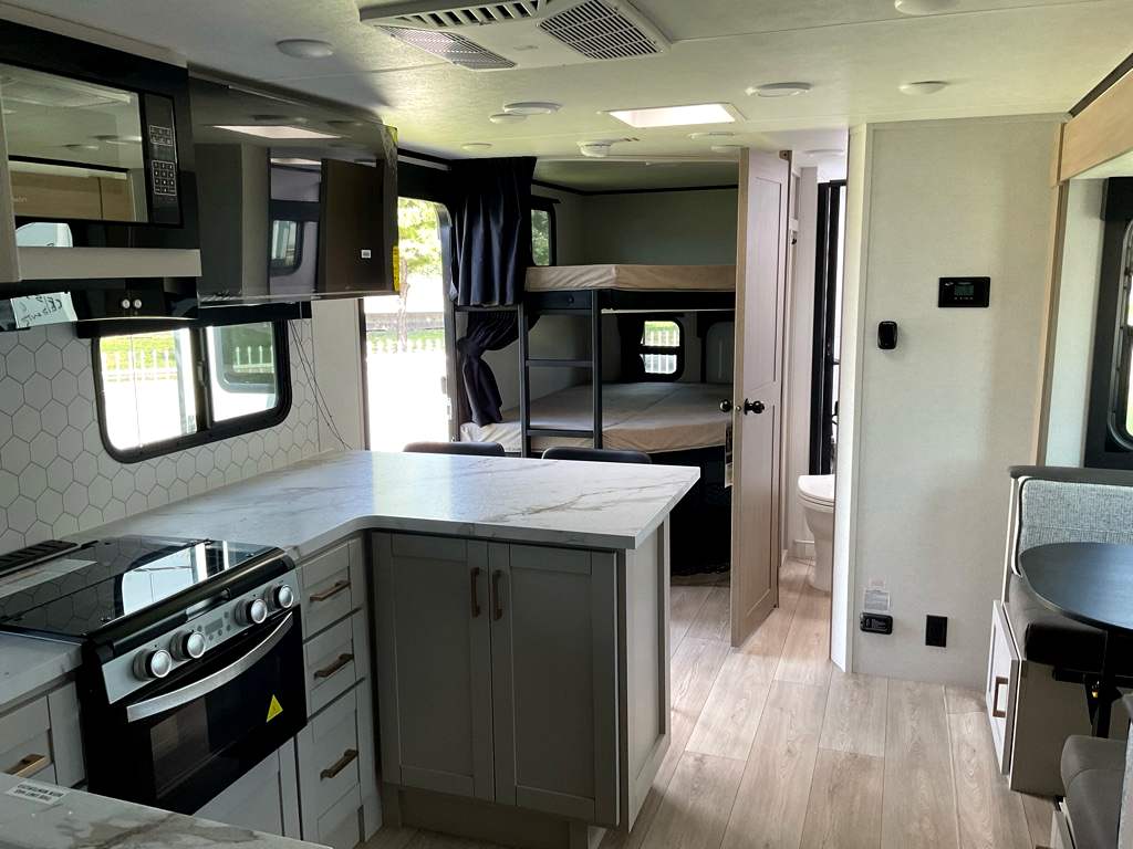 2027 JAYCO Jay Feather 25BH - Image 9