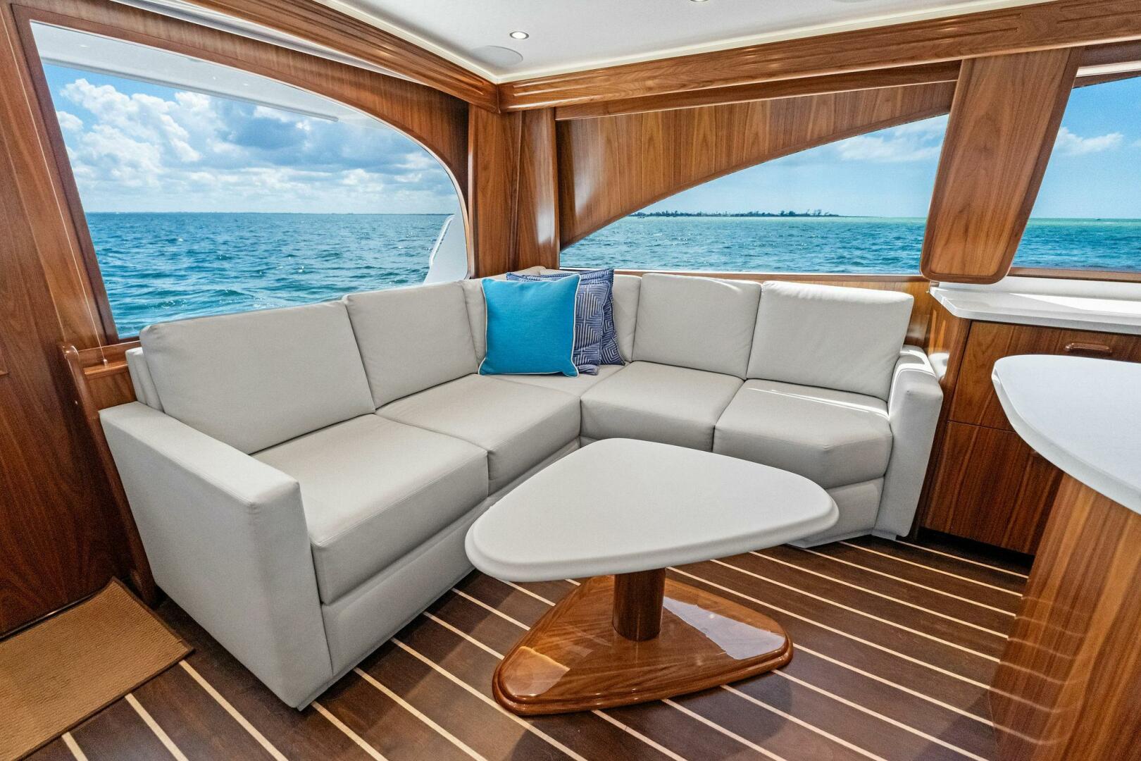 2025 Viking 58 Convertible - Image 9