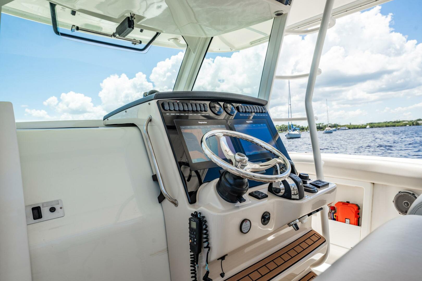 2018 Boston Whaler 380 Outrage - Image 24