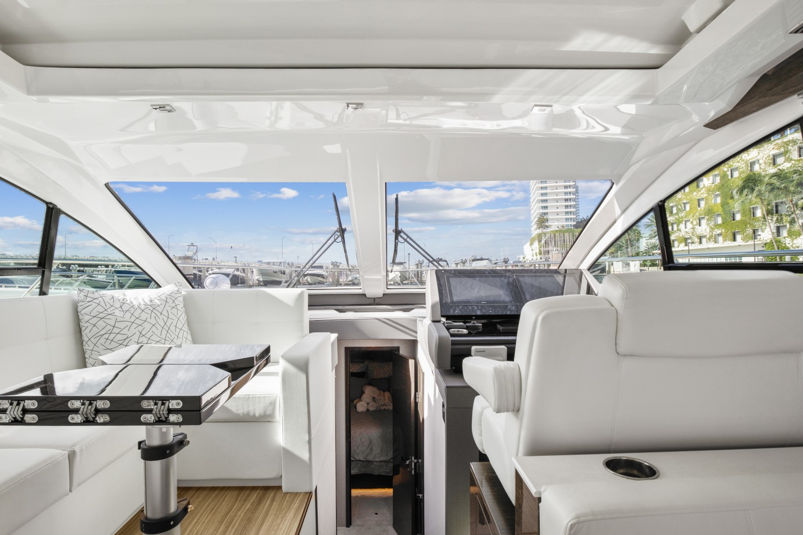 2019 Cruisers 50 Cantius - Image 23