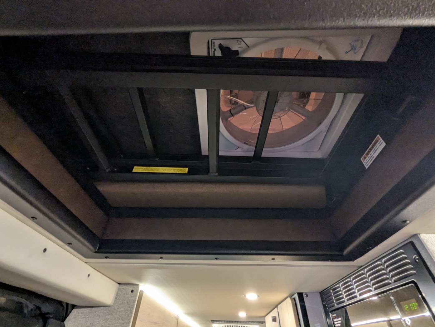 2026 Storyteller Overland Crew Mode XL - Pop Top - Image 14
