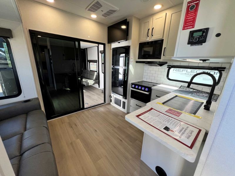 2026 Grand Design Momentum G-Class 29GS - Image 5