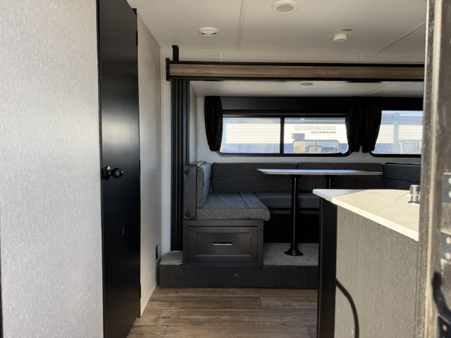 2022 CHEROKEE GREY WOLF 29TE - Image 7