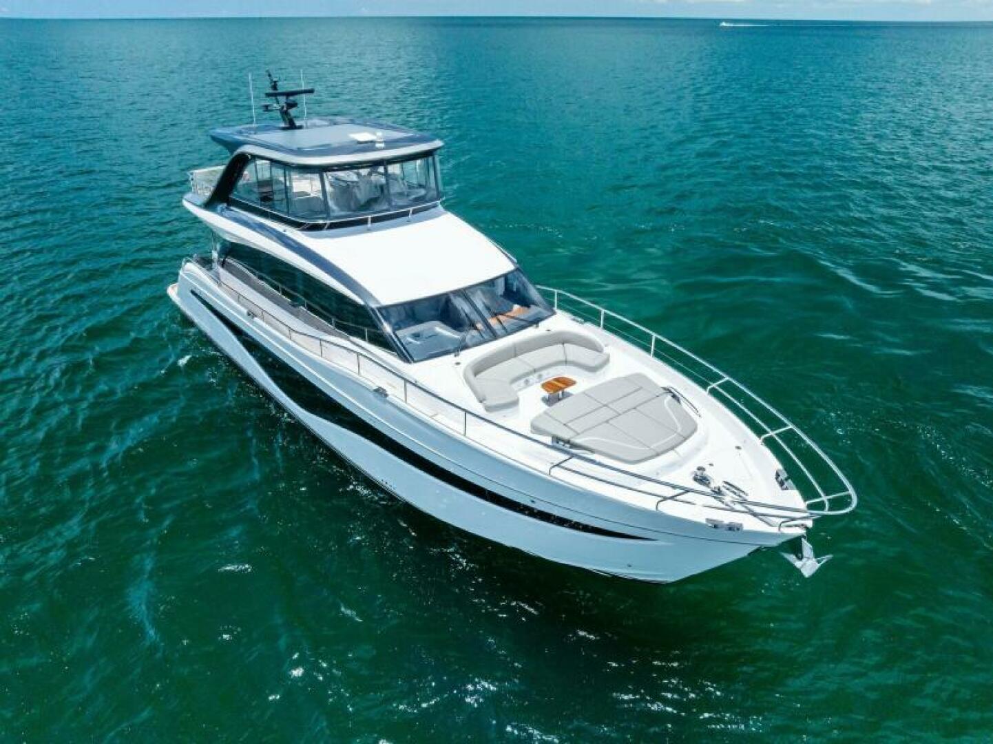 2024 Princess Y72 Motor Yacht - Image 8
