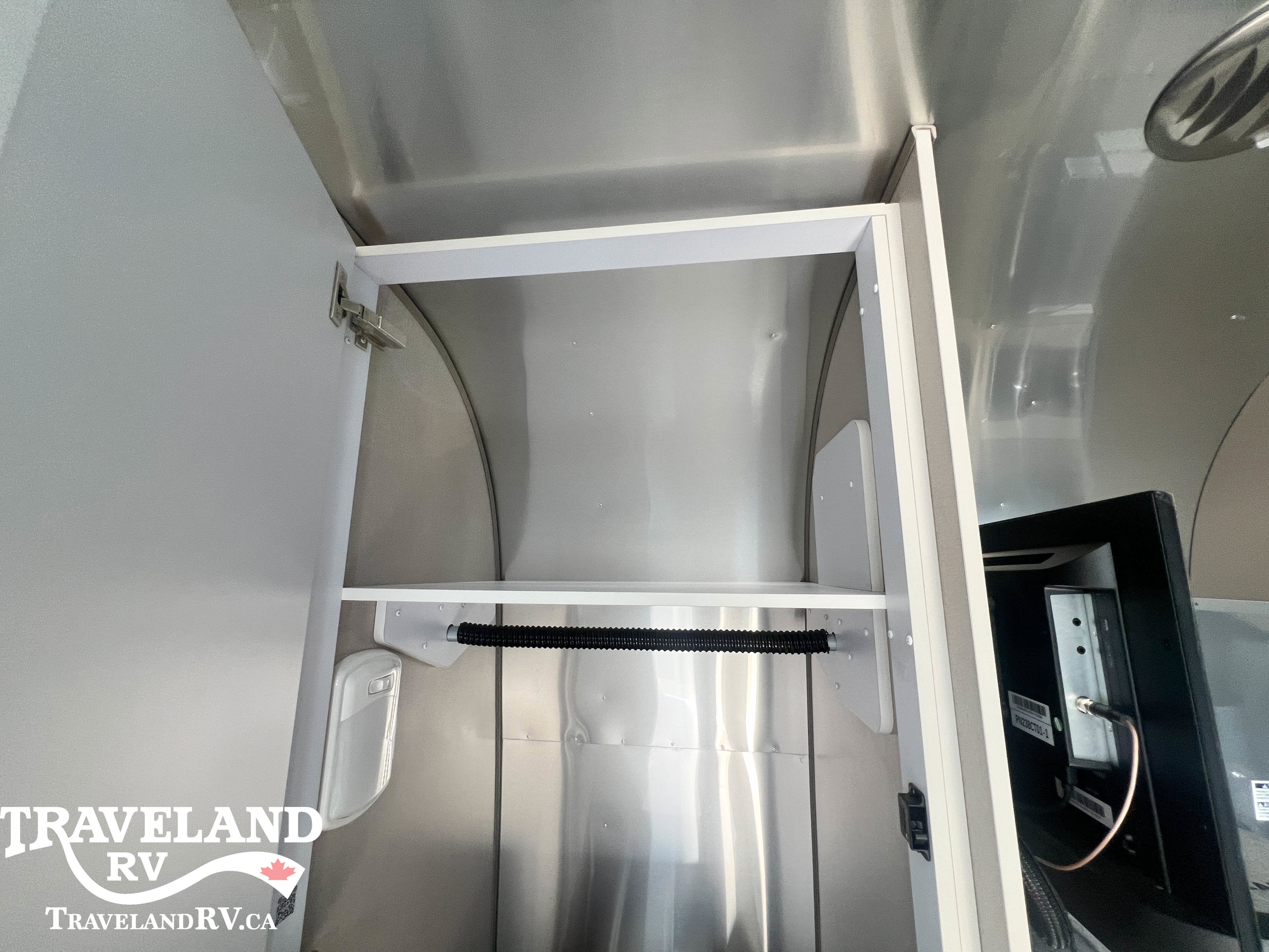 2025 Airstream Caravel 22FB - Image 10