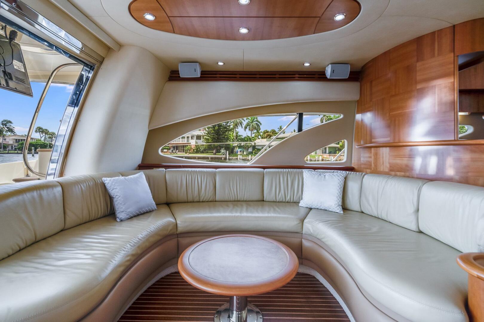 2009 Azimut 62E - Image 22