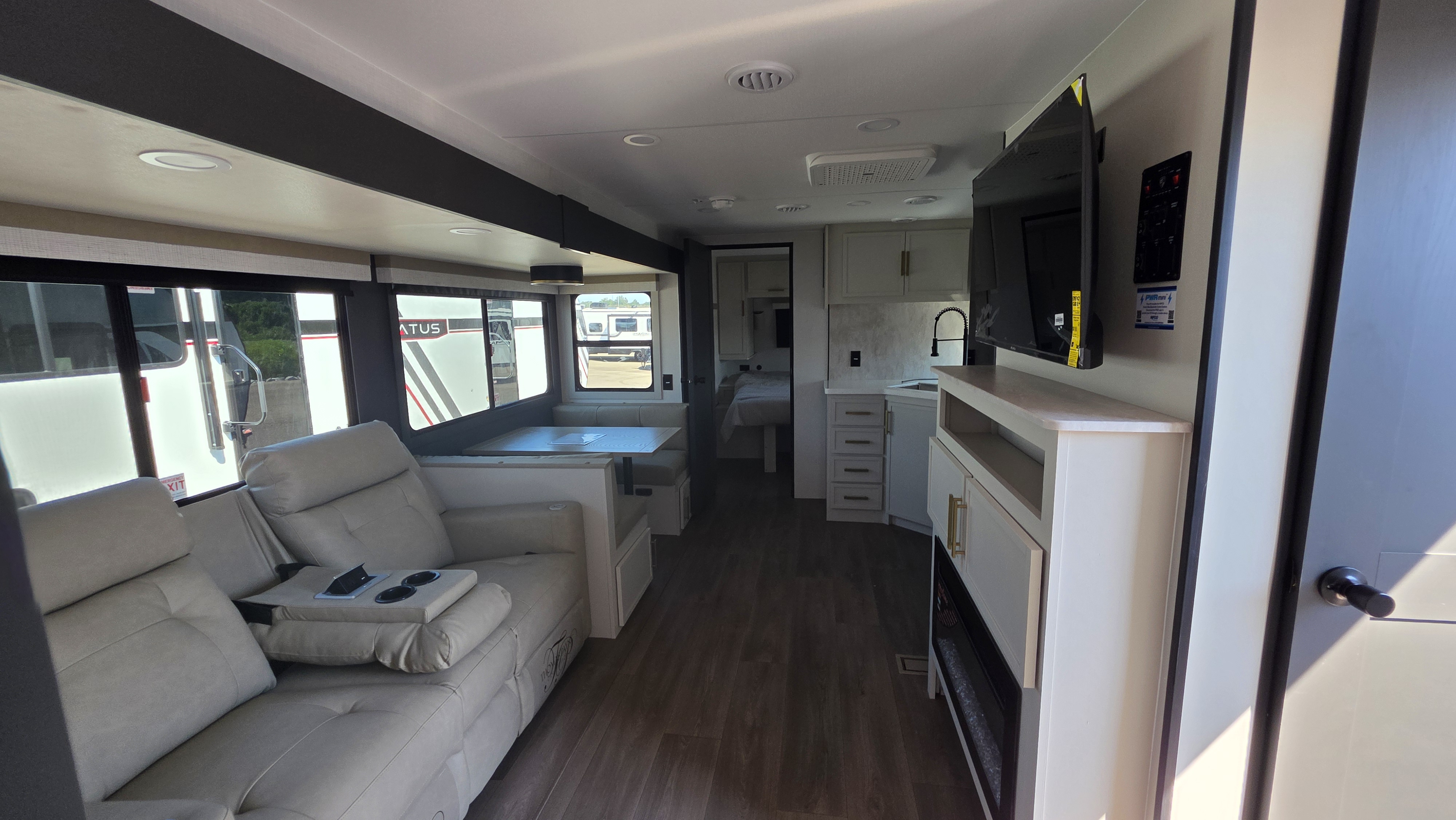 2027 VENTURE RV STRATUS 261VRB - Image 11