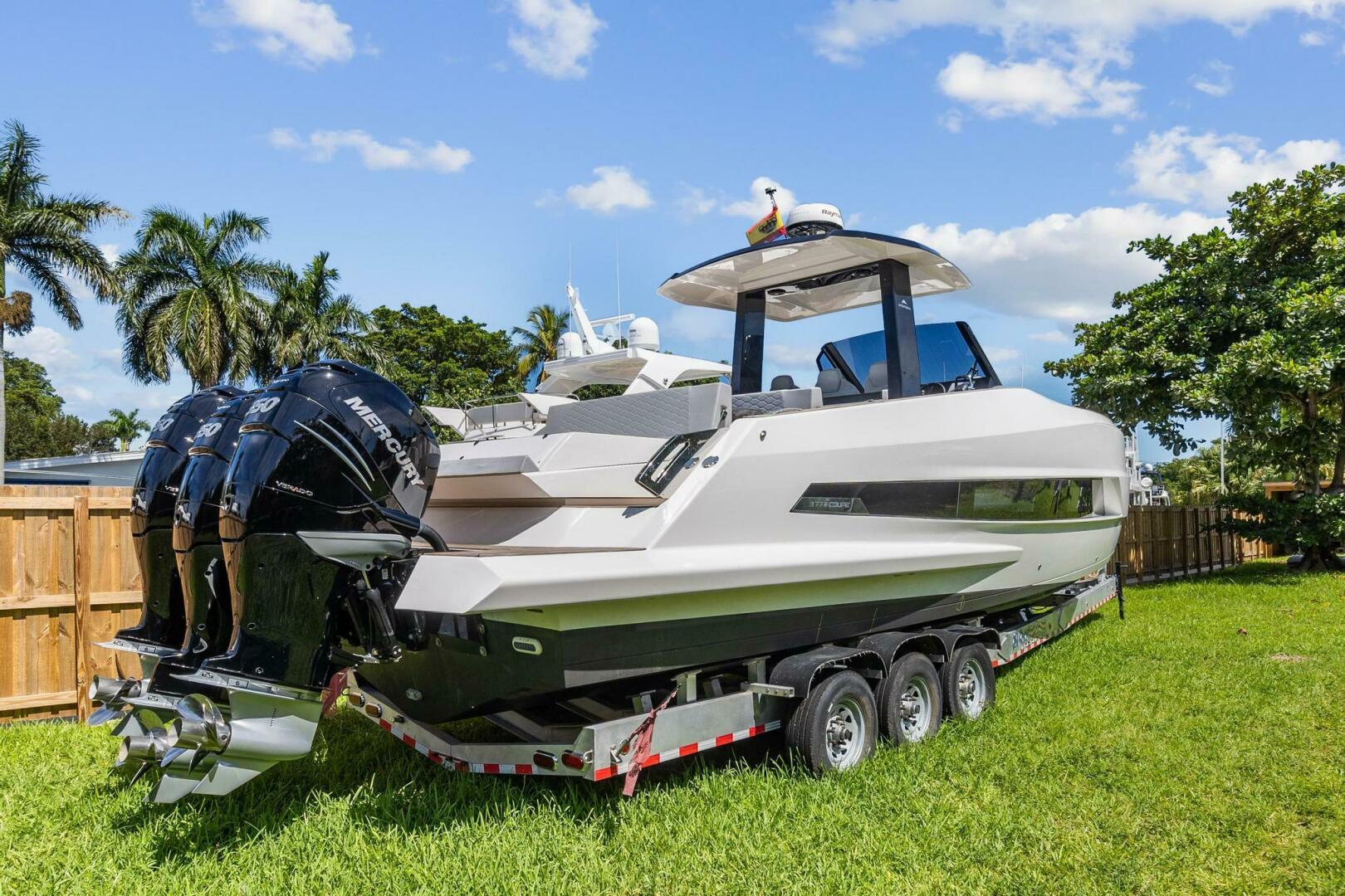 2023 Astondoa 377 Coupe Outboard - Image 7