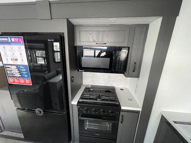 2025 ROCKWOOD SIGNATURE 375RL - Image 23